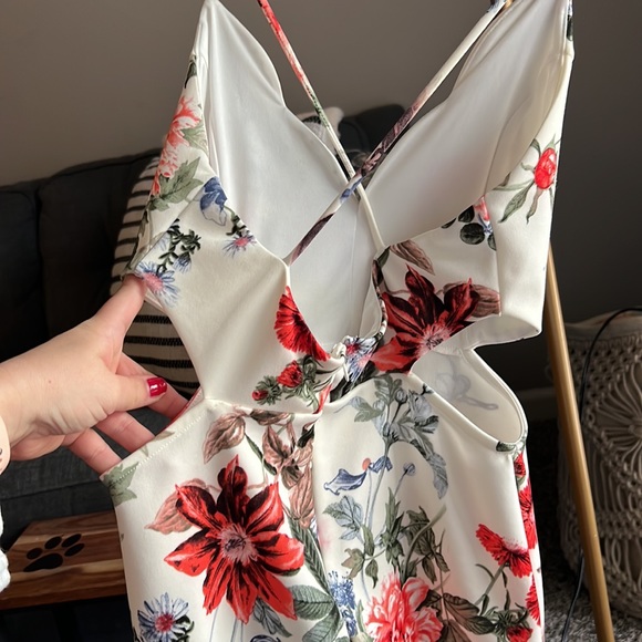 Dress - Picture 5 of 8